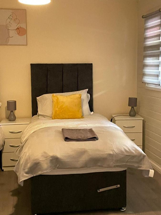 Appartement Large, Spacious 3 Bedroom Sleeps 6, For Contractors And Holidays In Lewisham, Greater - 1 Free Parking Space & Free Wifi Londres